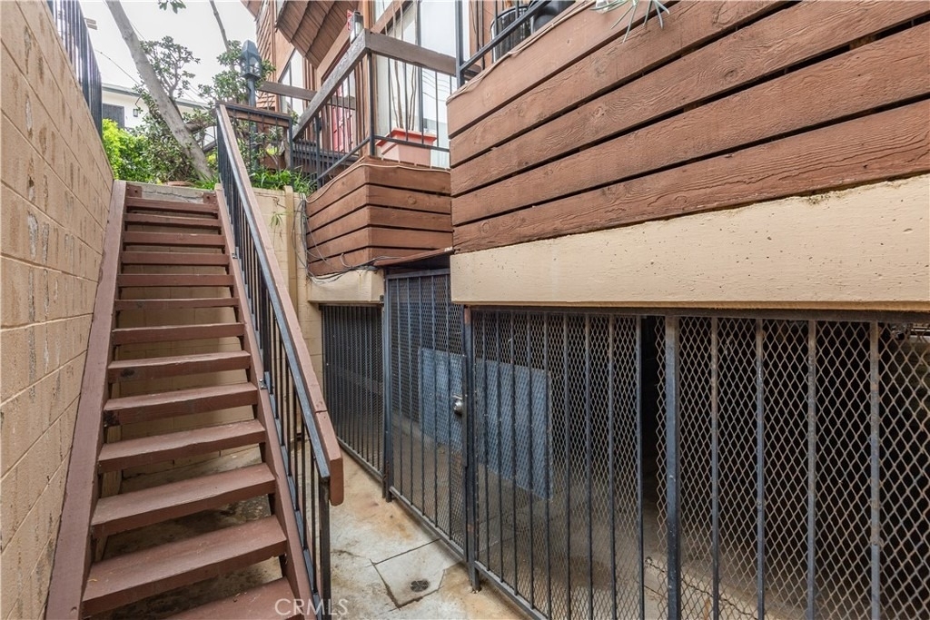 984 Granville - Photo 35