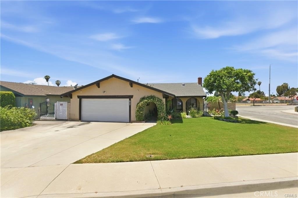 937 N Greenpark - Photo 1