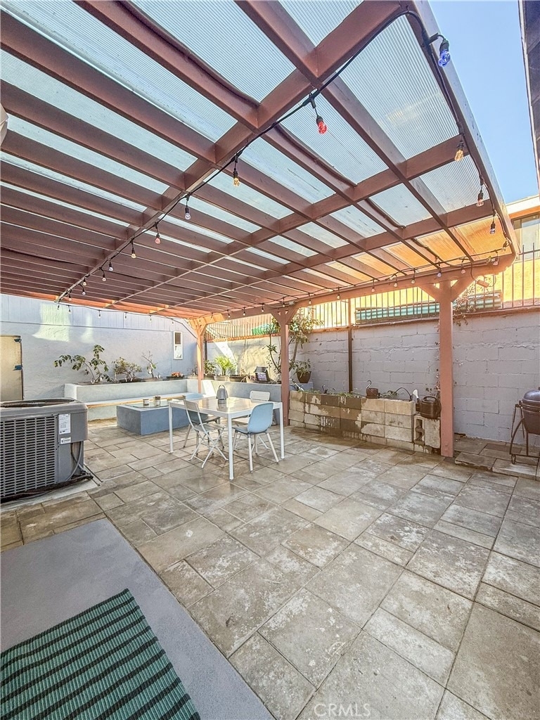 1521 W 37th Place - Photo 8