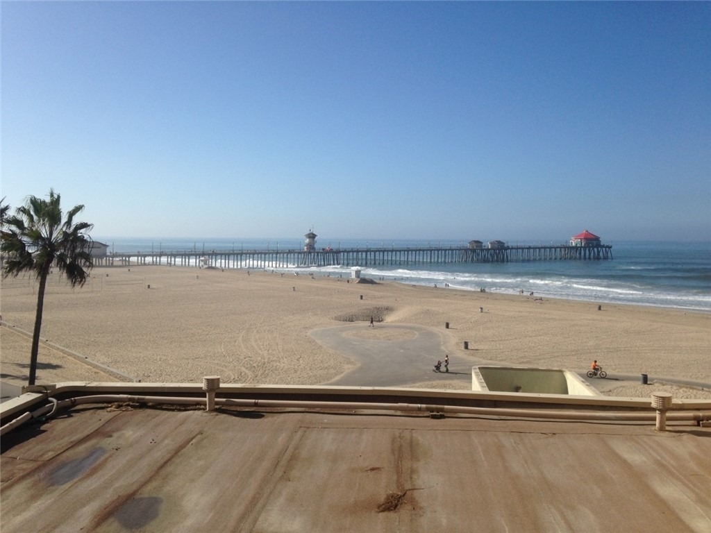 711 Pacific Coast Highway - Photo 1