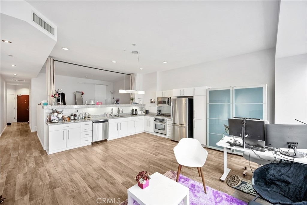 1100 Wilshire Boulevard - Photo 7