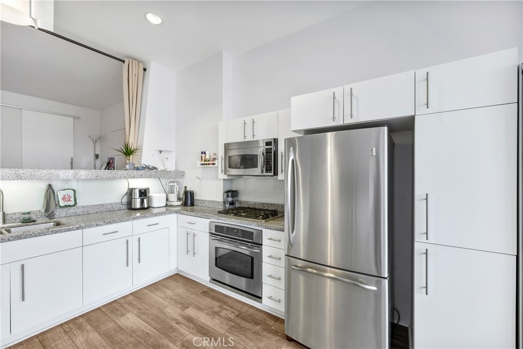 1100 Wilshire Boulevard - Photo 1