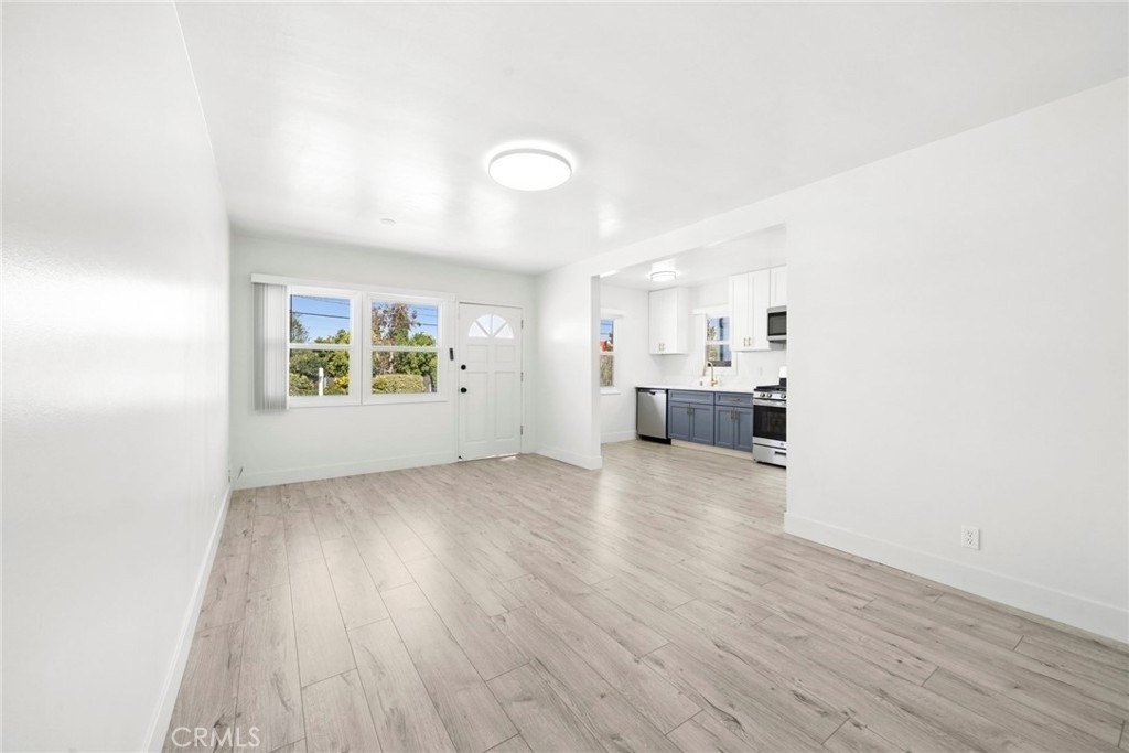 1614 Orange Ave - Photo 2