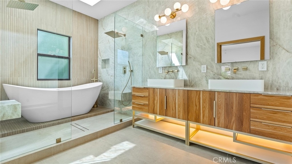 514 W Washington Blvd - Photo 0