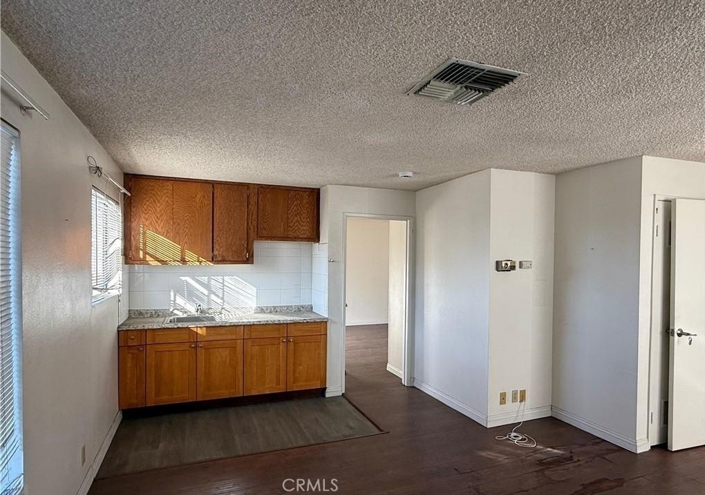 713 N Grand - Photo 7