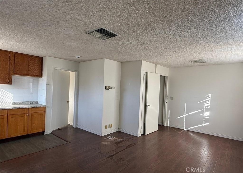 713 N Grand - Photo 3