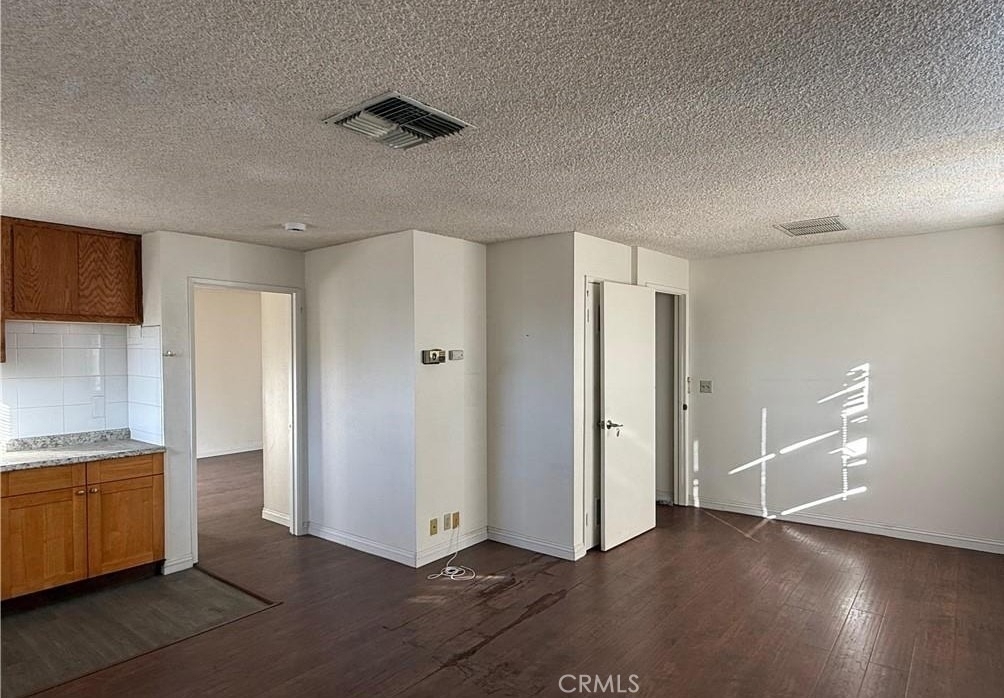 713 N Grand - Photo 10