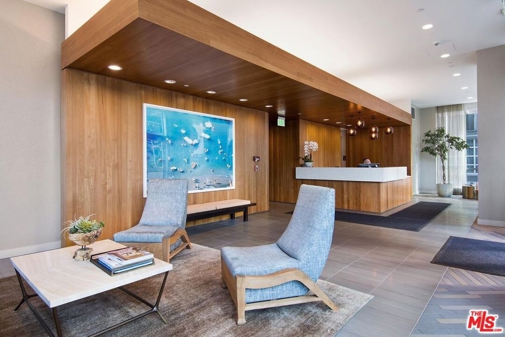 1705 Ocean - Photo 4