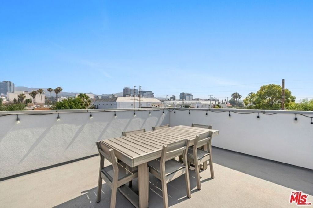 1243 N Gower Street - Photo 15