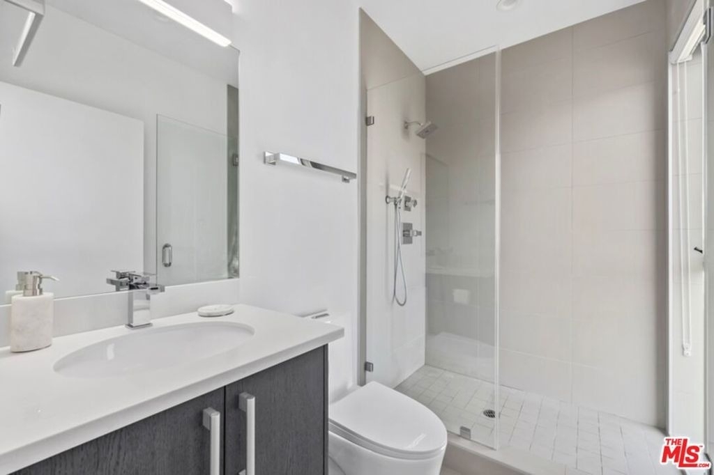 1243 N Gower Street - Photo 7