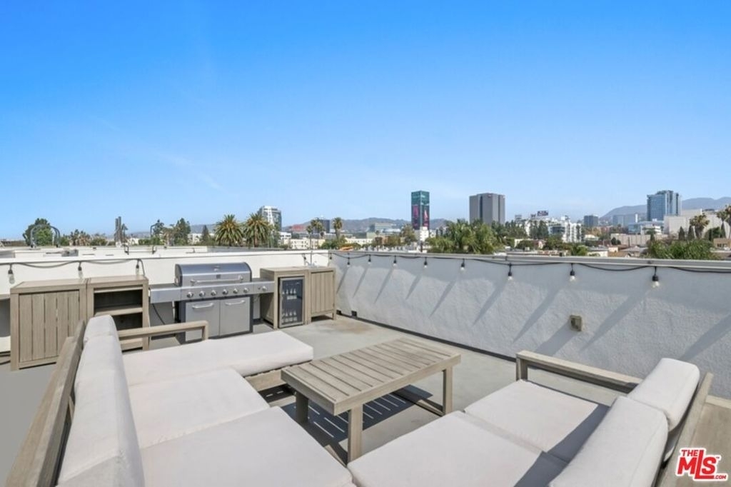 1243 N Gower Street - Photo 14