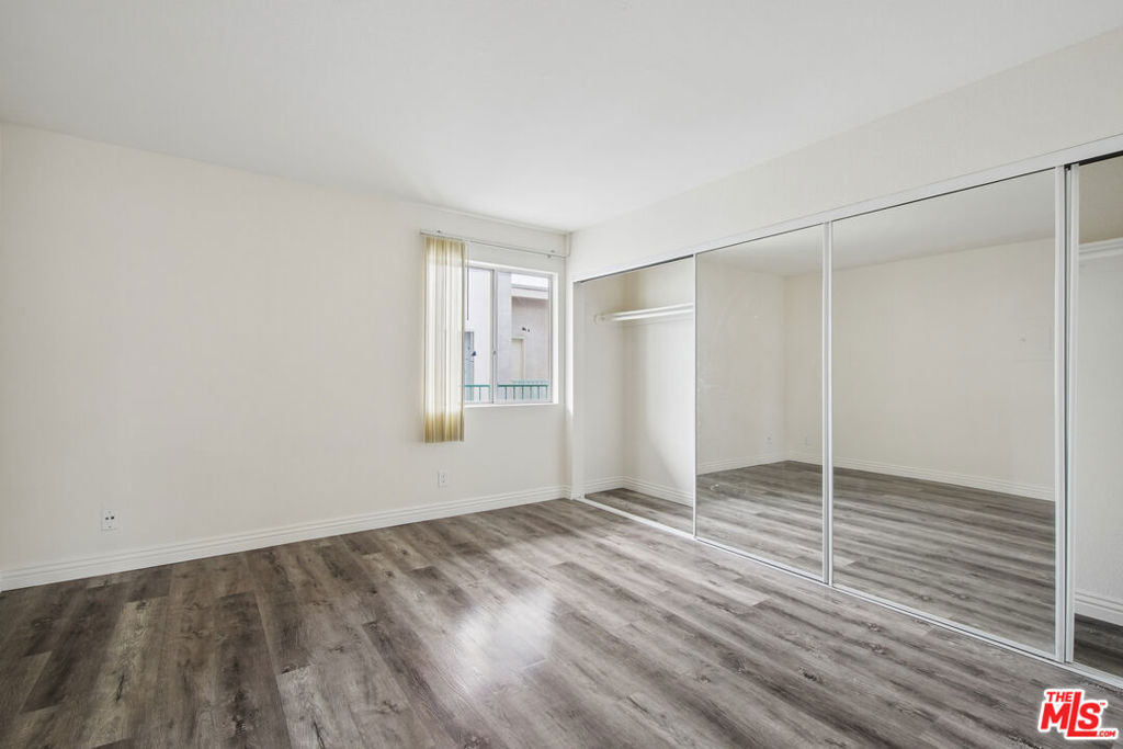 870 Crenshaw Boulevard - Photo 14