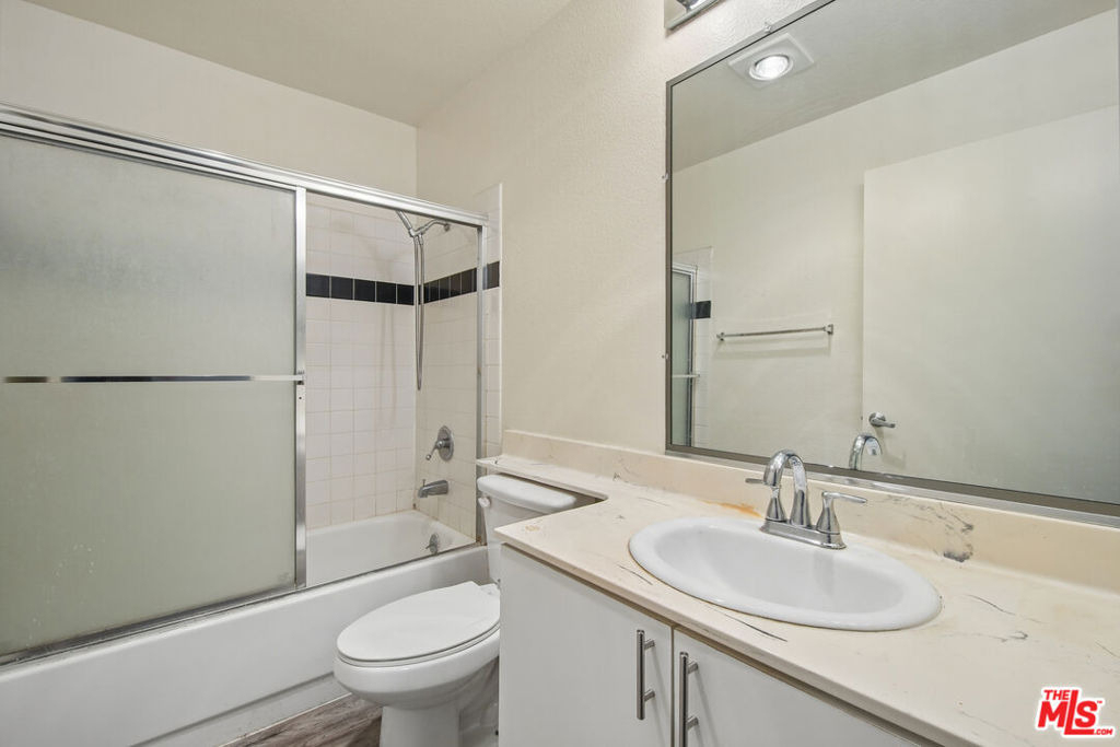 870 Crenshaw Boulevard - Photo 16