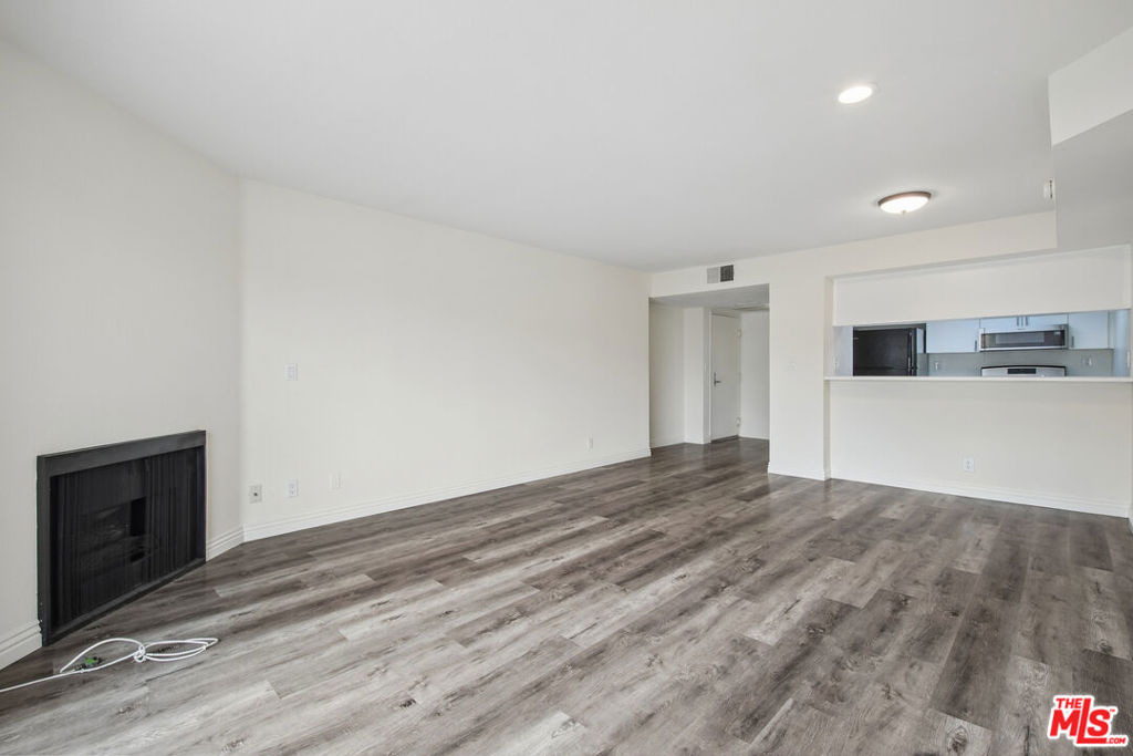 870 Crenshaw Boulevard - Photo 5