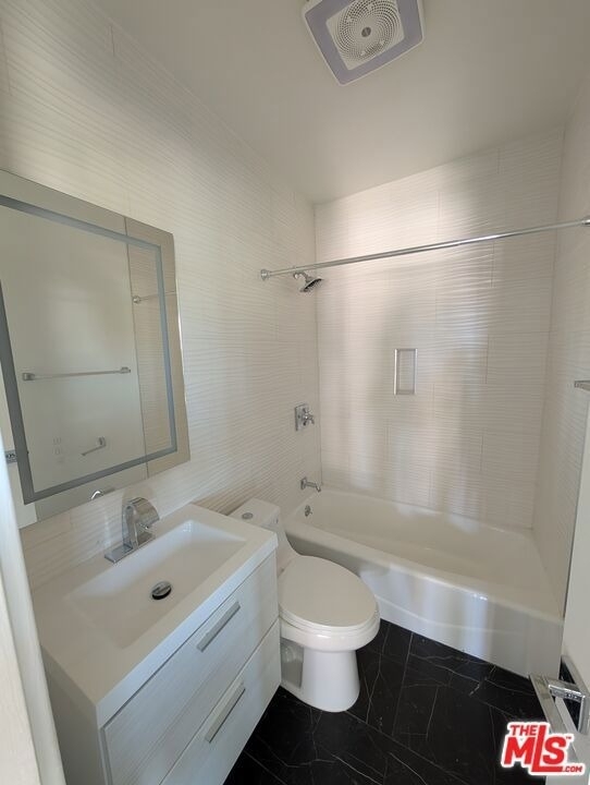 2626 Cloverfield Boulevard - Photo 4