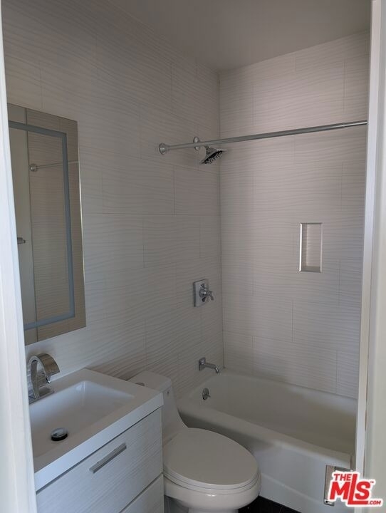 2626 Cloverfield Boulevard - Photo 5