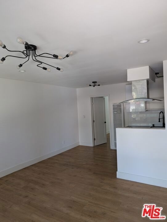 2626 Cloverfield Boulevard - Photo 8