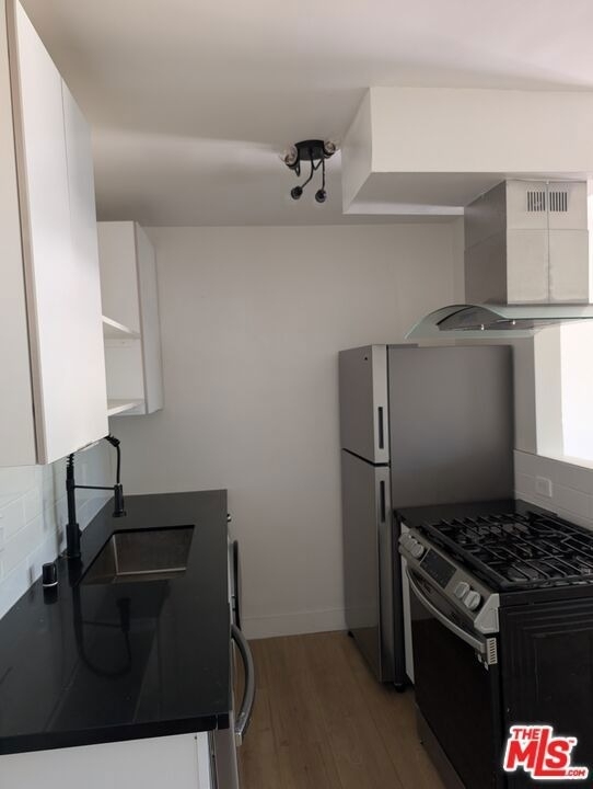 2626 Cloverfield Boulevard - Photo 1