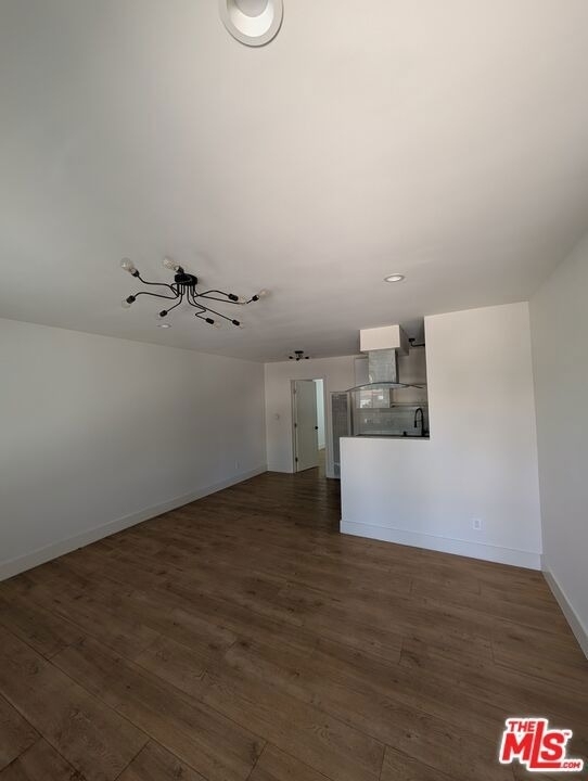2626 Cloverfield Boulevard - Photo 0