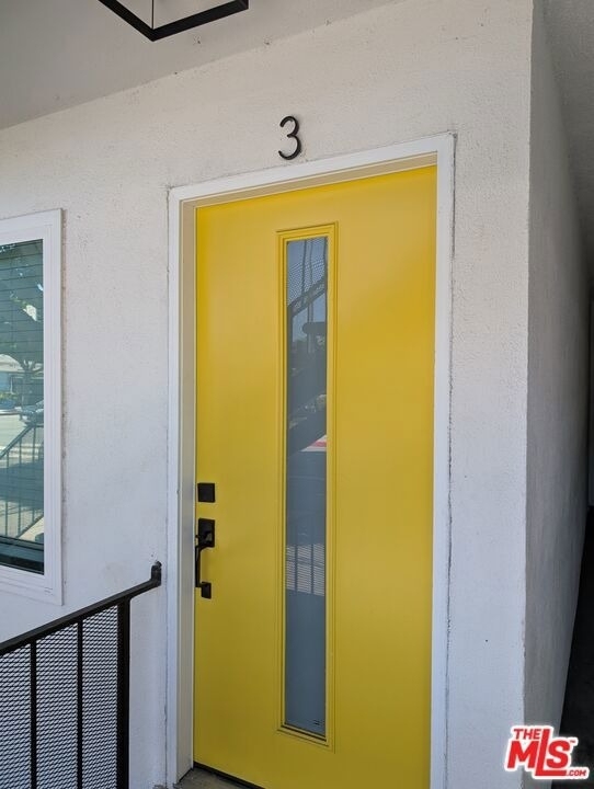 2626 Cloverfield Boulevard - Photo 9