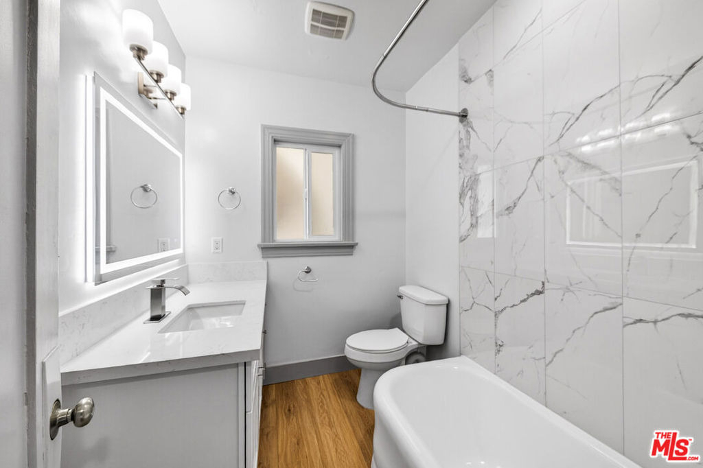 1050 S Hayworth Avenue - Photo 6