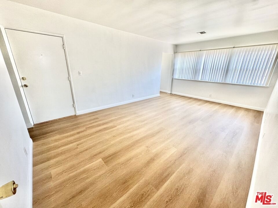 3713 1/2 Selby Avenue - Photo 5