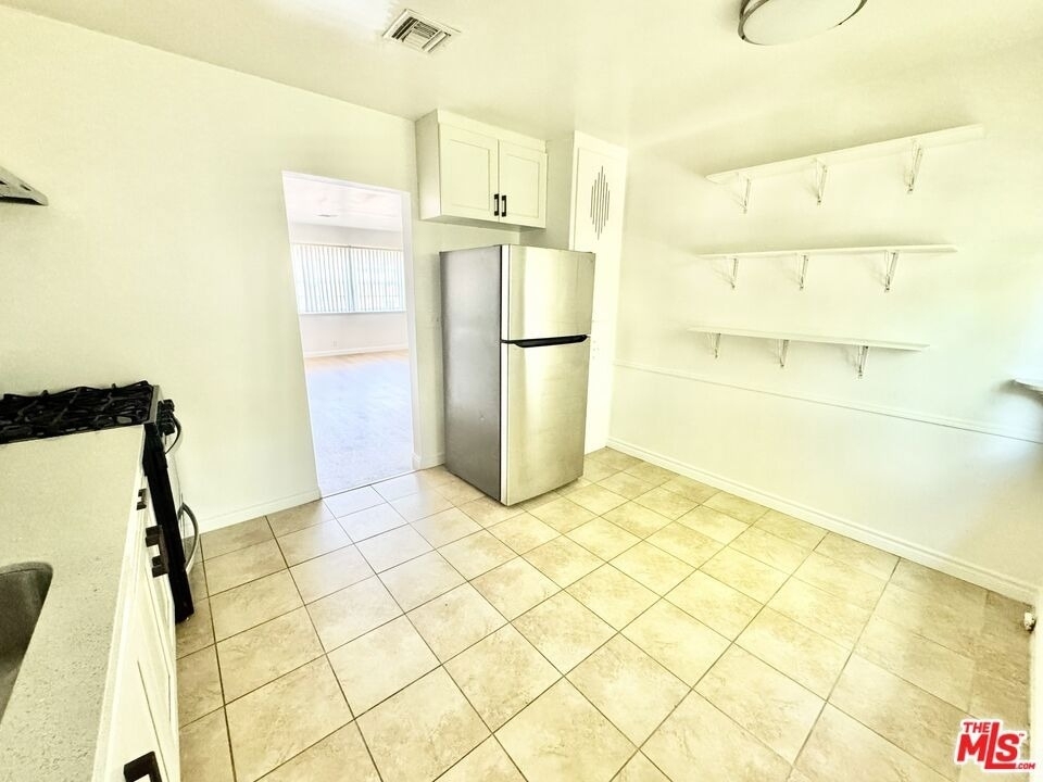 3713 1/2 Selby Avenue - Photo 12
