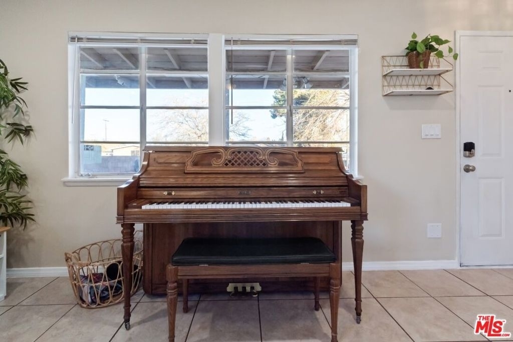 38457 Sumac Avenue - Photo 1