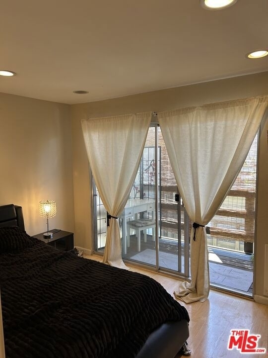 320 S Ardmore Ave - Photo 1