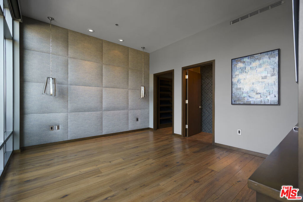 1100 S Hope Street - Photo 20