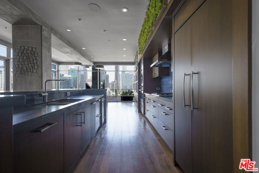 1100 S Hope Street - Photo 11