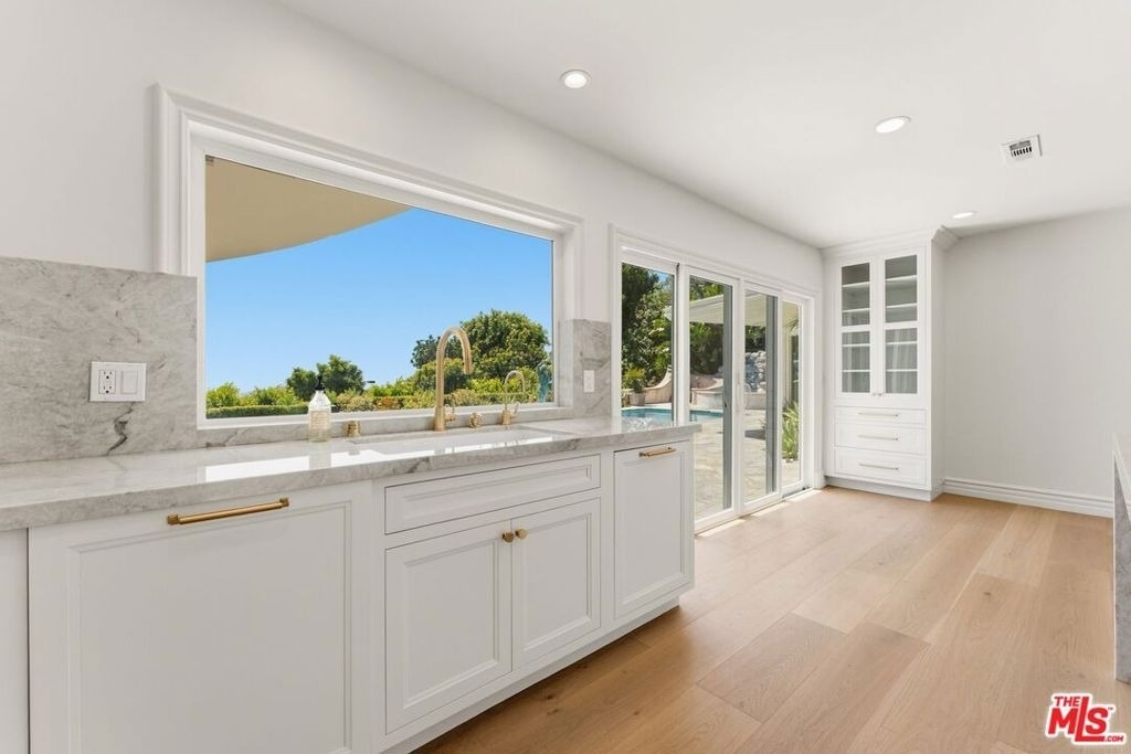 1725 Loma Vista Drive - Photo 9