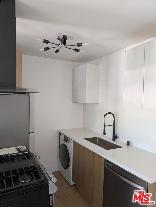 2626 Cloverfield Boulevard - Photo 1
