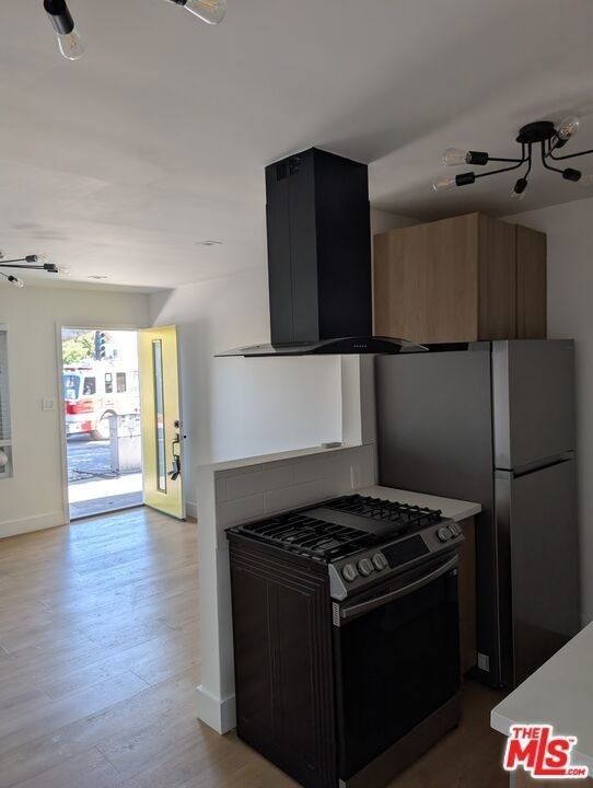 2626 Cloverfield Boulevard - Photo 7
