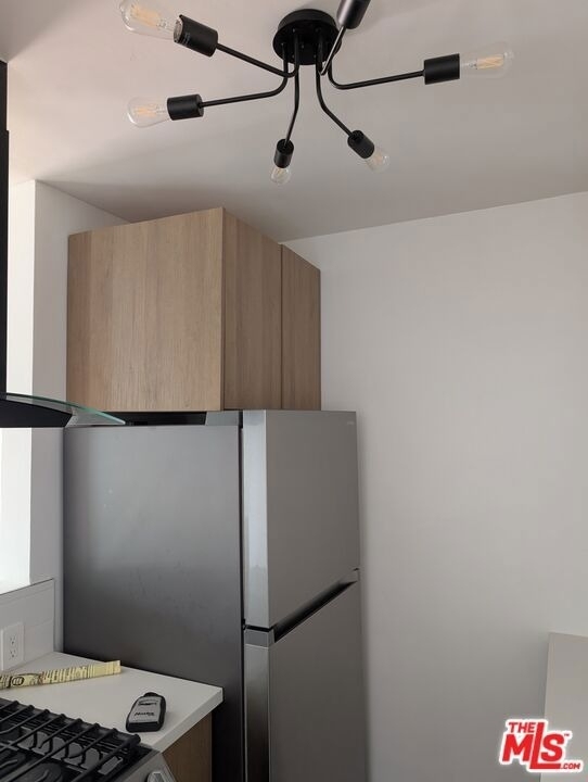 2626 Cloverfield Boulevard - Photo 2