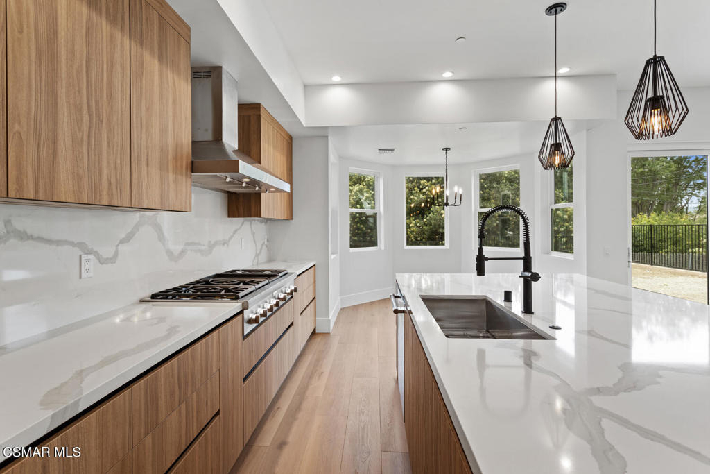 295 Toyon Court - Photo 15