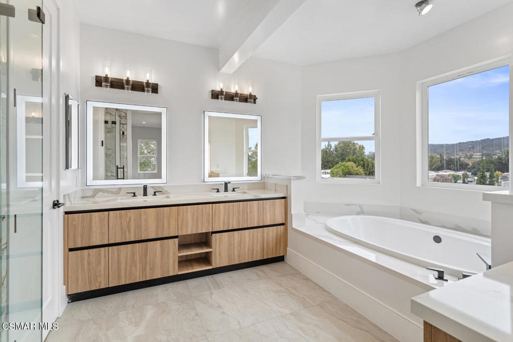 295 Toyon Court - Photo 22