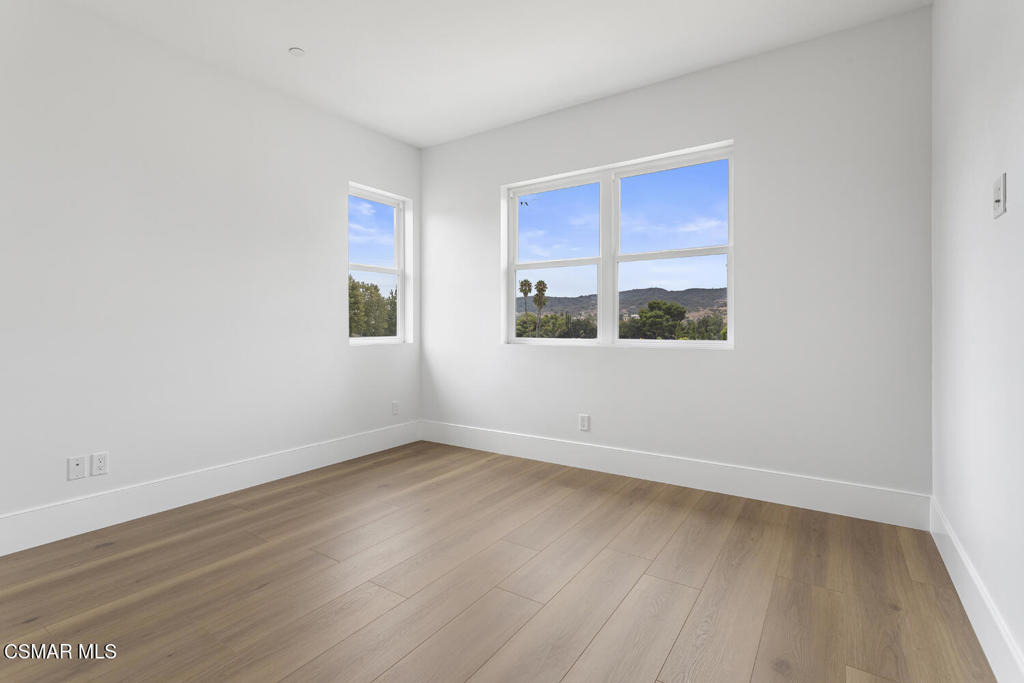 295 Toyon Court - Photo 27