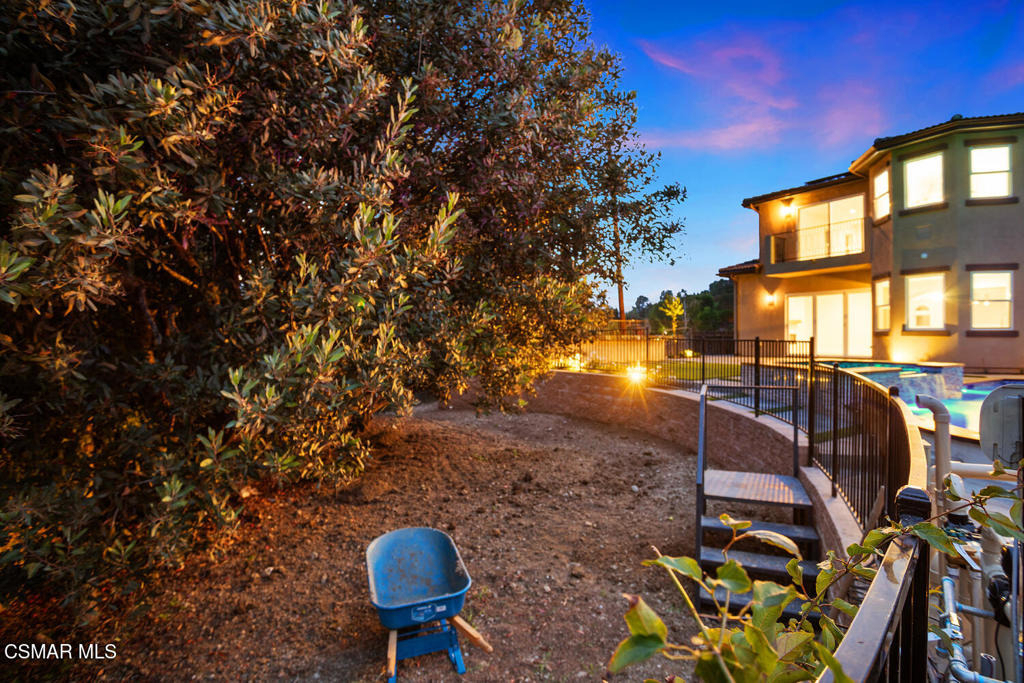 295 Toyon Court - Photo 34