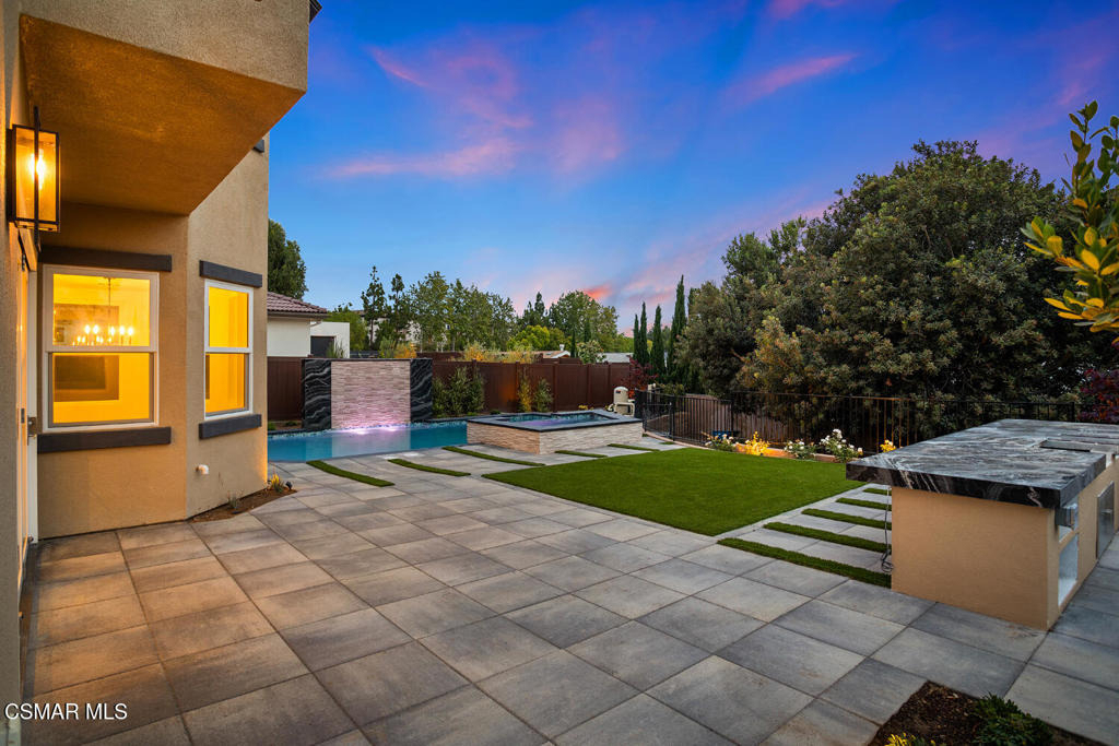 295 Toyon Court - Photo 2