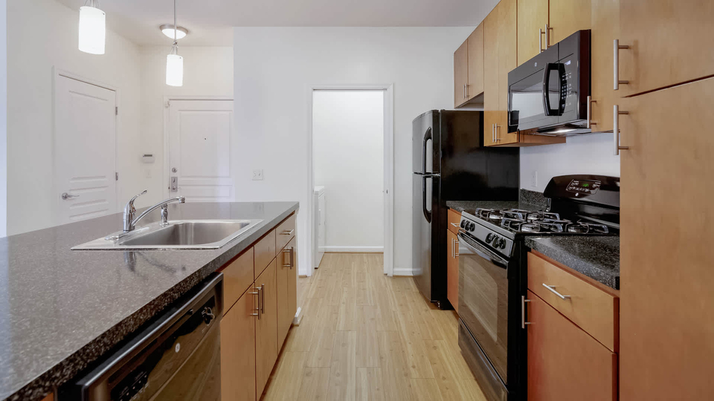 6210 Belcrest Road - Photo 7