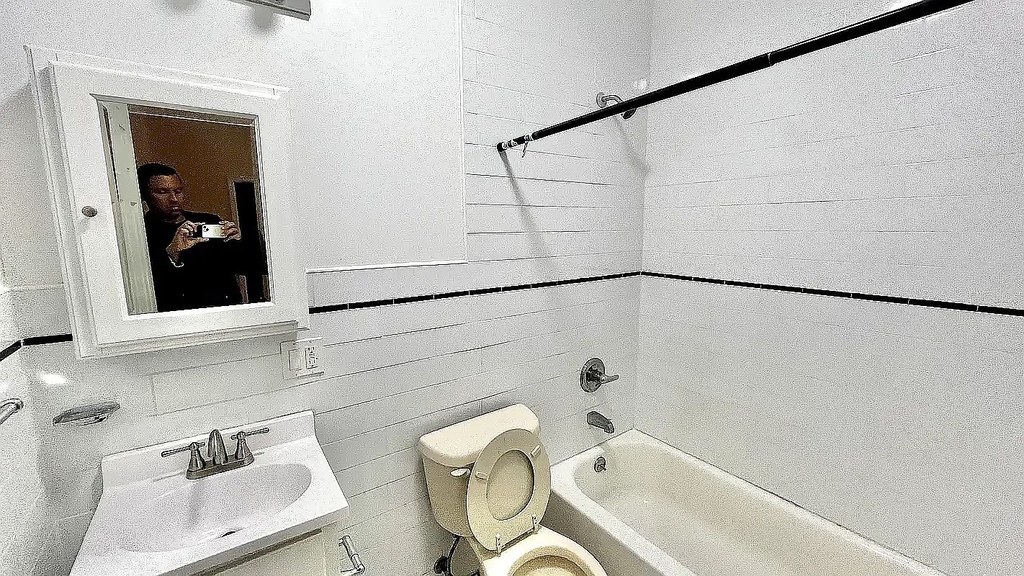 East 138th Street - Photo 4