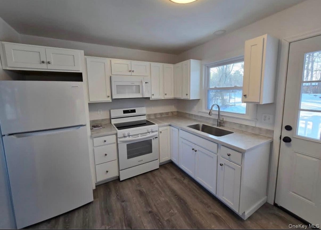 182 Rock Hill Drive - Photo 3