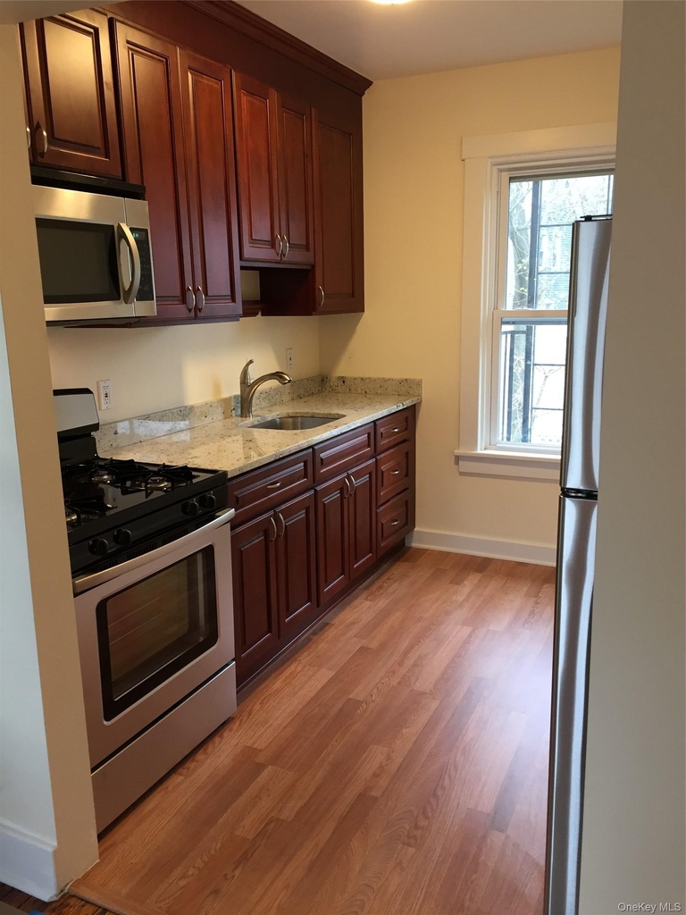 8 Parkway Terrace - Photo 0