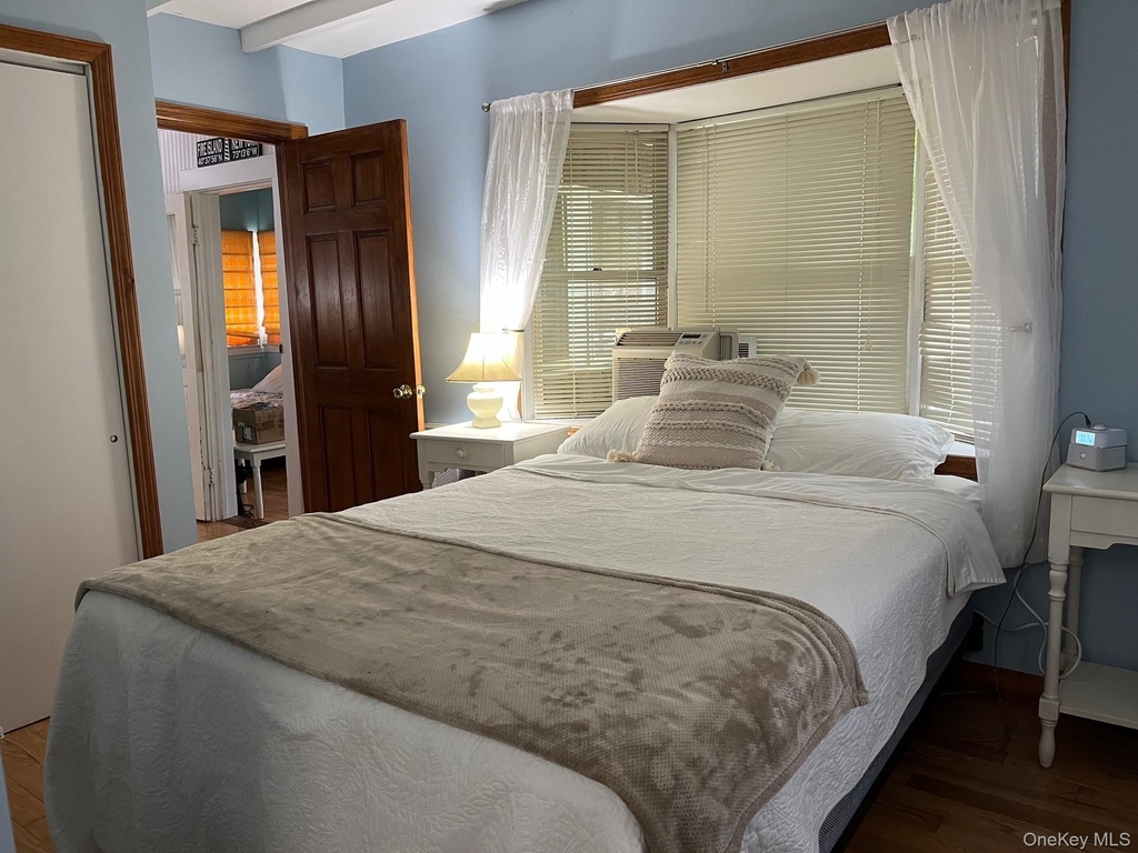896 Evergreen - Photo 10