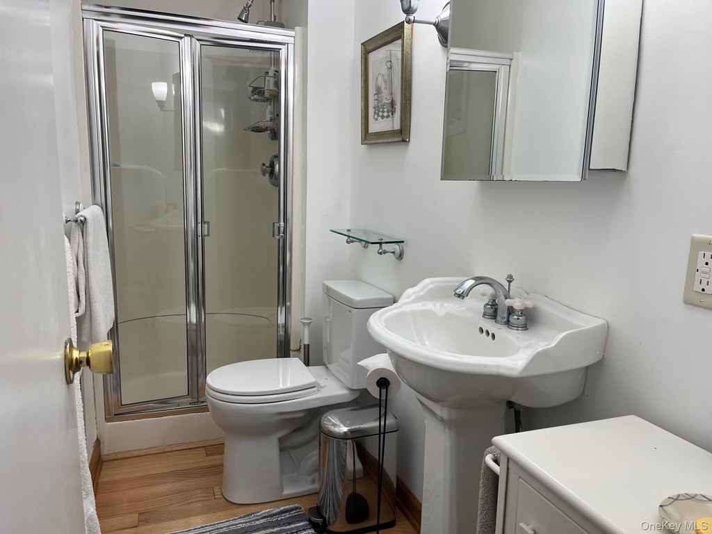 896 Evergreen - Photo 6