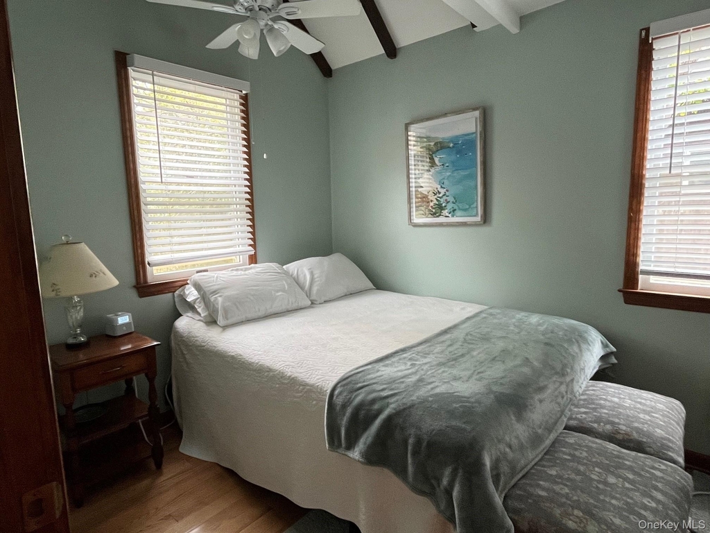 896 Evergreen - Photo 5