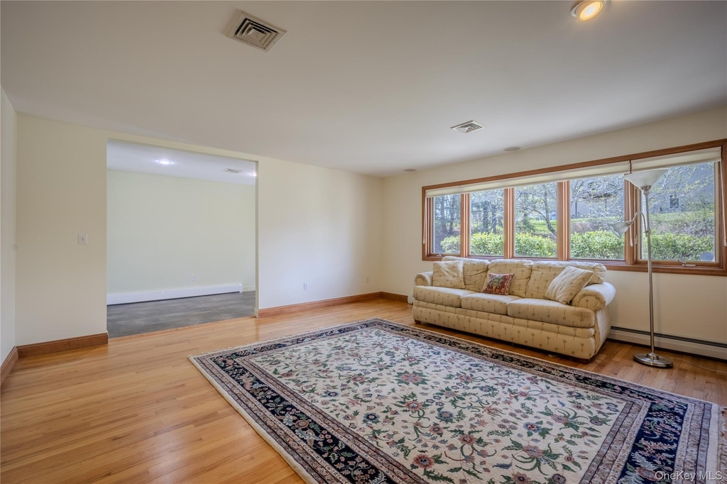 19-21 Lamela Drive - Photo 5