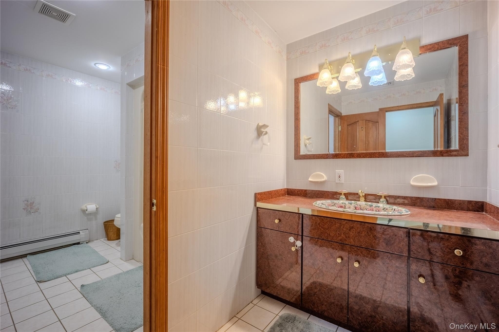 19-21 Lamela Drive - Photo 18