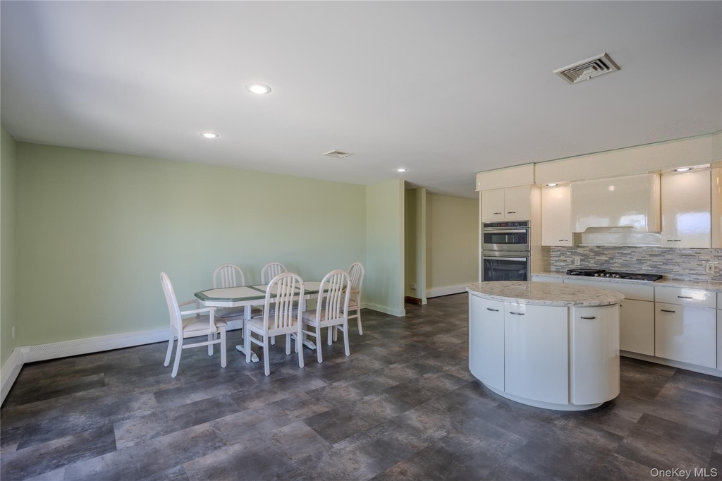 19-21 Lamela Drive - Photo 12